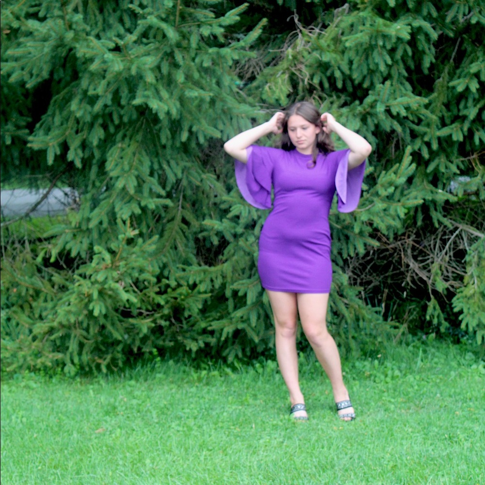 NWOT Body con wide sleeved purple mini dress